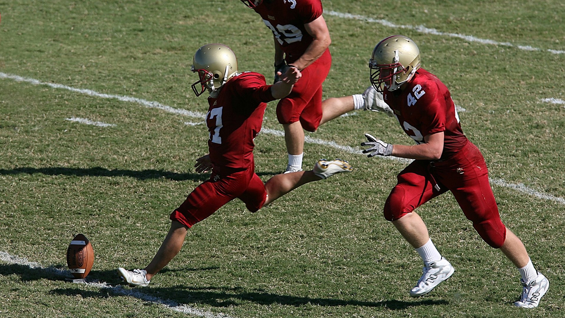 西甲国家德比之夜，伦纳德关键回合不手软