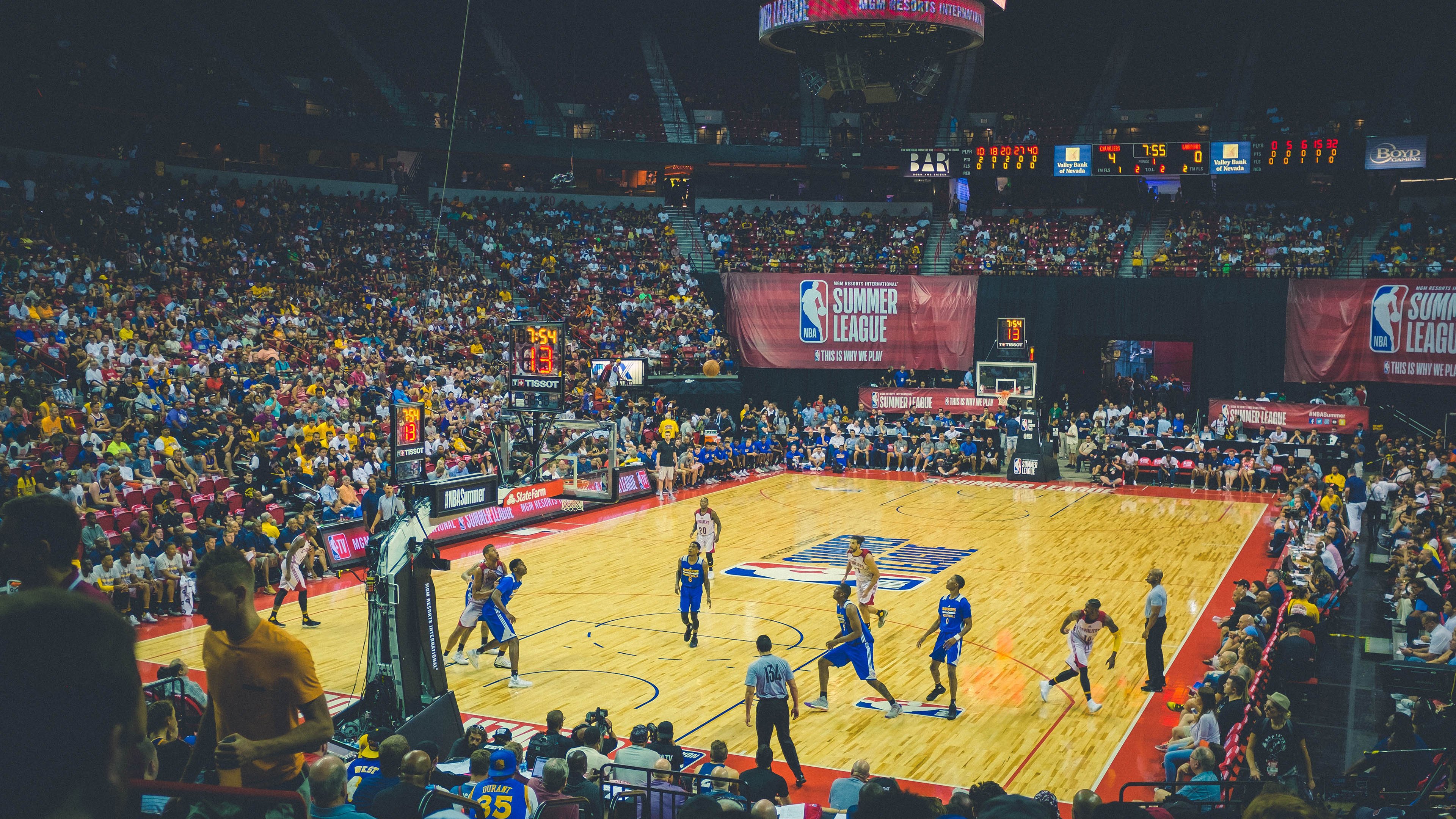 森林狼压制爵士,福克斯成为关键先生