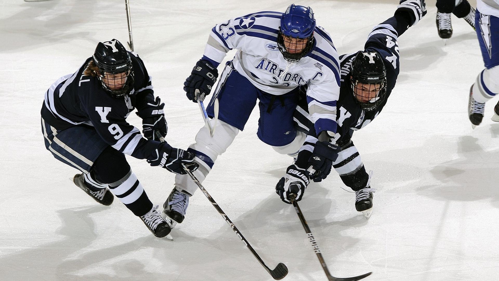赛道上的双重奏鸣，梅赛德斯完胜法拉利，维斯塔潘状态火热改写格局